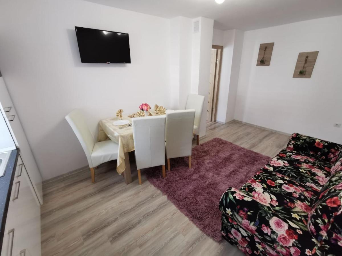 Apartament Gold Luxury Appartamento Tîrgu Ocna Esterno foto