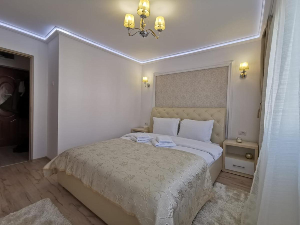 Apartament Gold Luxury Appartamento Tîrgu Ocna Esterno foto