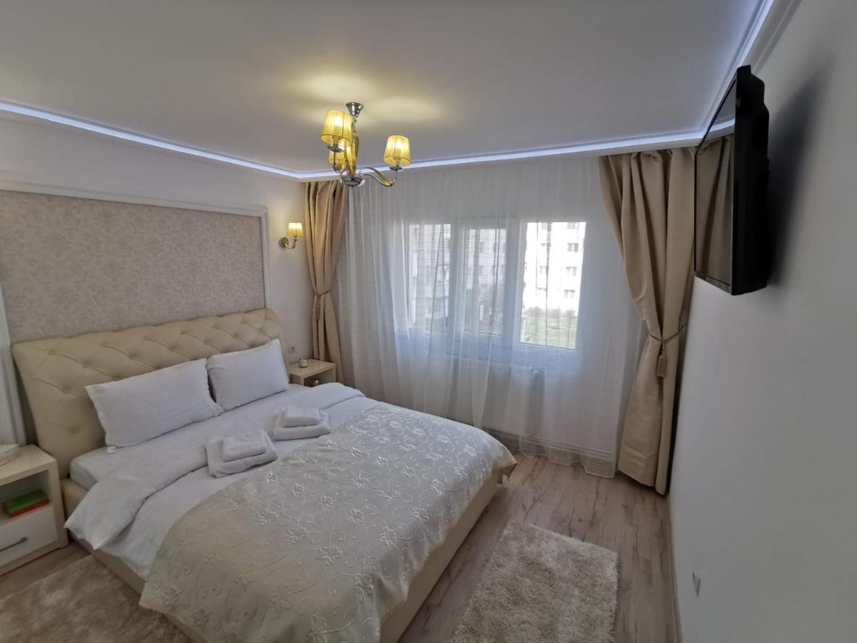 Apartament Gold Luxury Appartamento Tîrgu Ocna Esterno foto