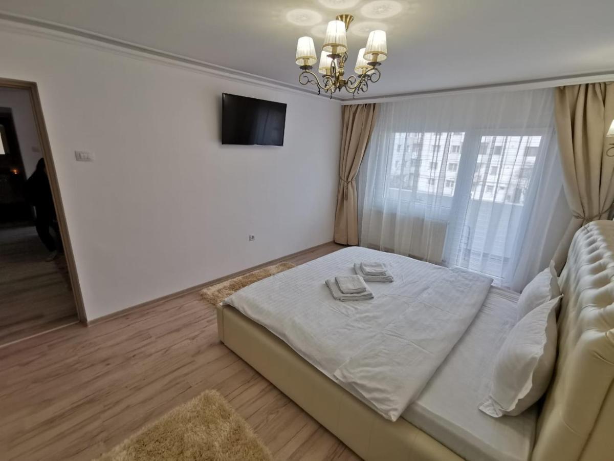 Apartament Gold Luxury Appartamento Tîrgu Ocna Esterno foto